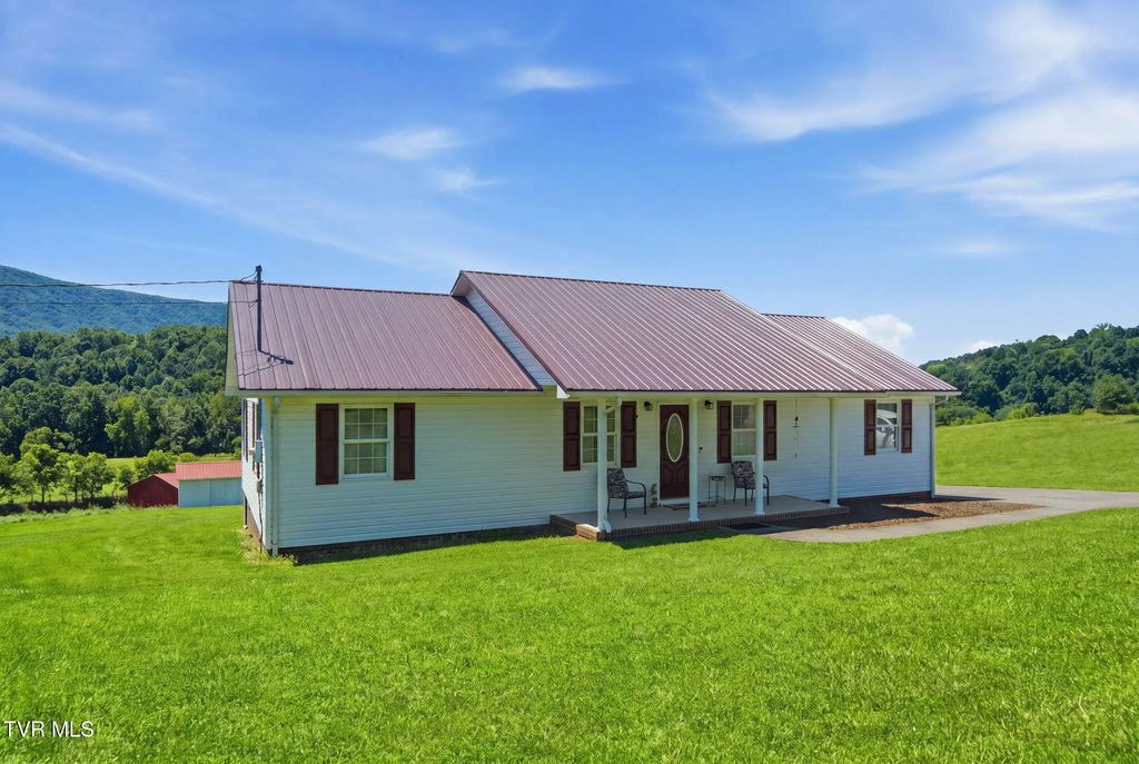 1368 Elk Garden Road, Lebanon