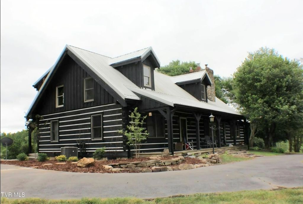 1524 Burem Road, Rogersville