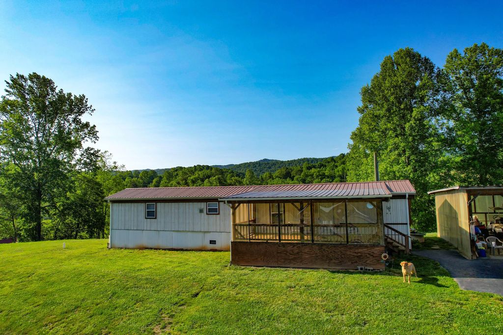 2428 Possum Creek Road, Gate City