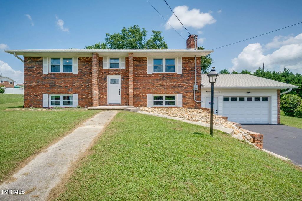 504 Mccrary Drive, Morristown