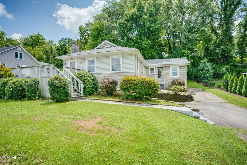 3233 Clover Street, Kingsport