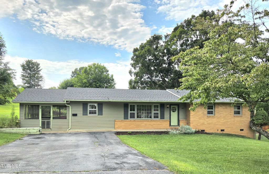 1907 Club Drive, Johnson City