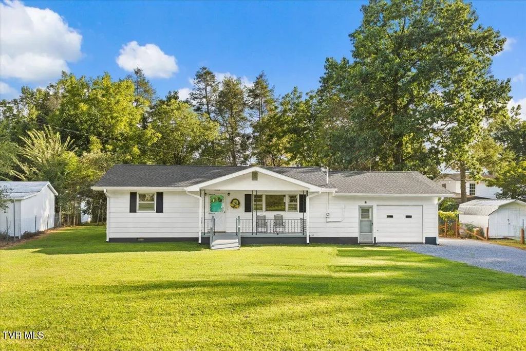 132 Swimming Pool Road, Hampton