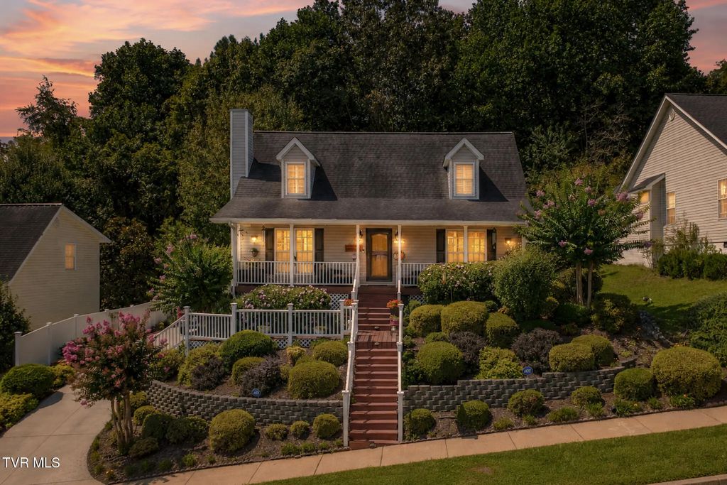 1018 Sunrise Valley Drive, Johnson City