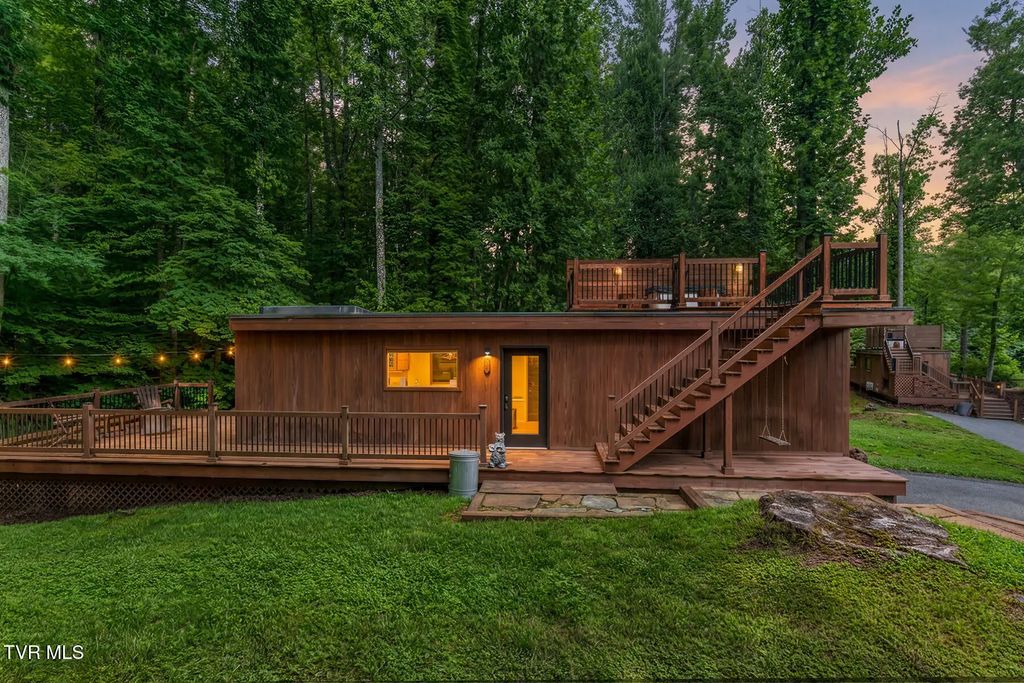 154 State Highway 143, Roan Mountain