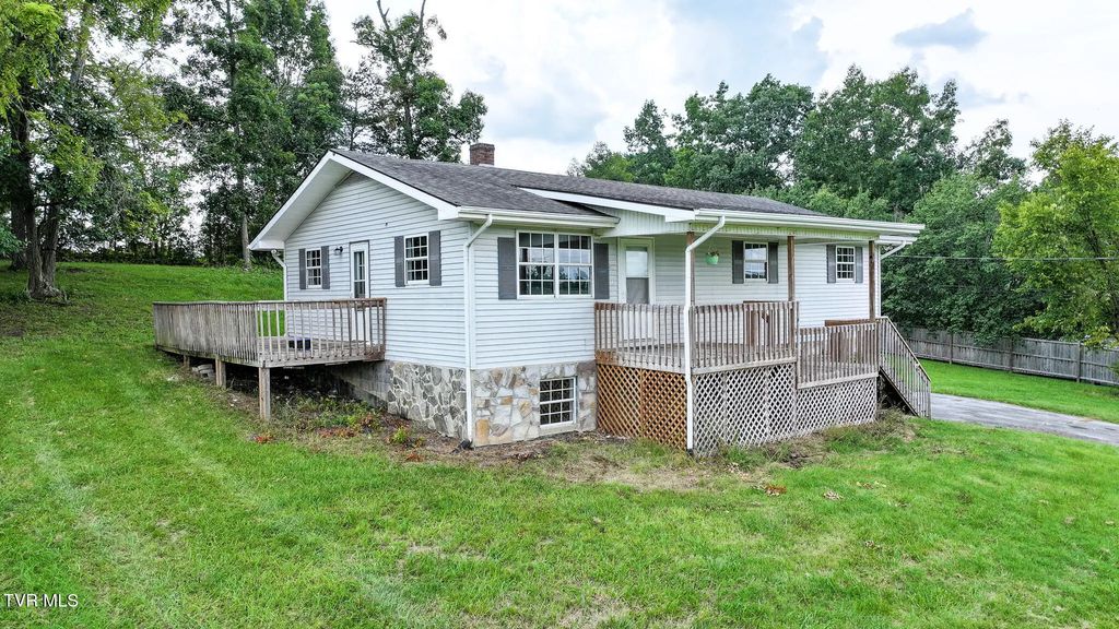 143 Trails End Road, Greeneville