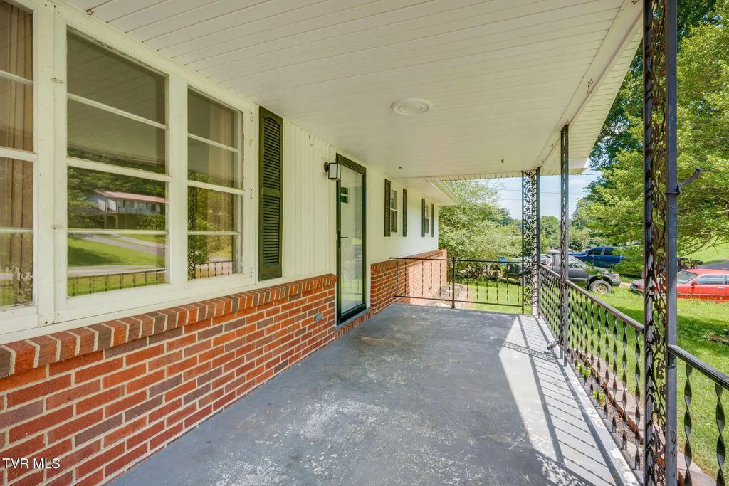 337 Woodcrest Drive, Kingsport Property Listing: MLS® #9999847