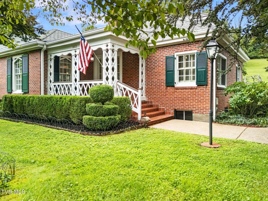 30515 Oxford Avenue, Meadowview