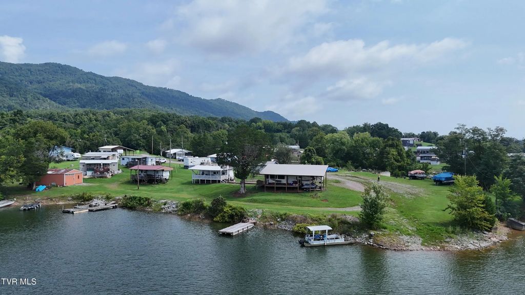 246 Cherokee Boat Dock Road, Mooresburg