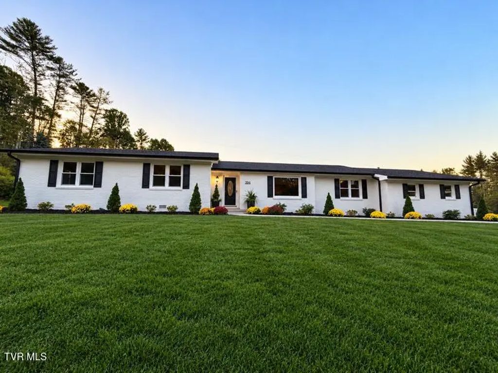 394 Cedar Street, Mountain City