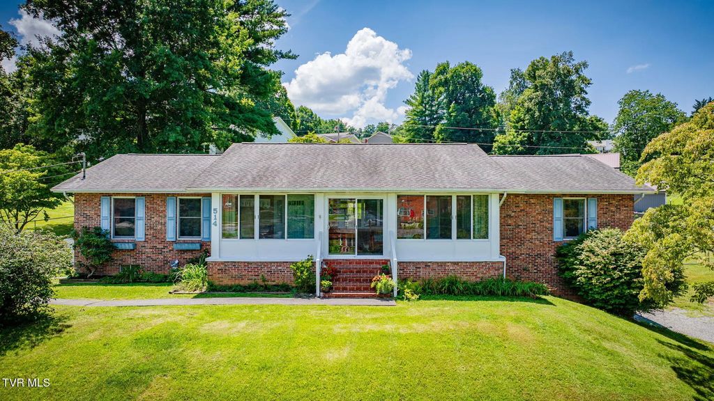 514 Parkway Boulevard, Elizabethton