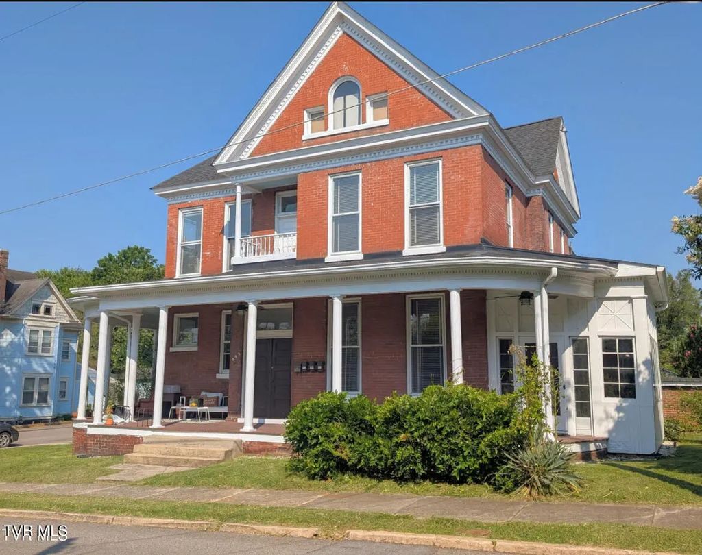 502 Lee Street Apt. 2, Bristol