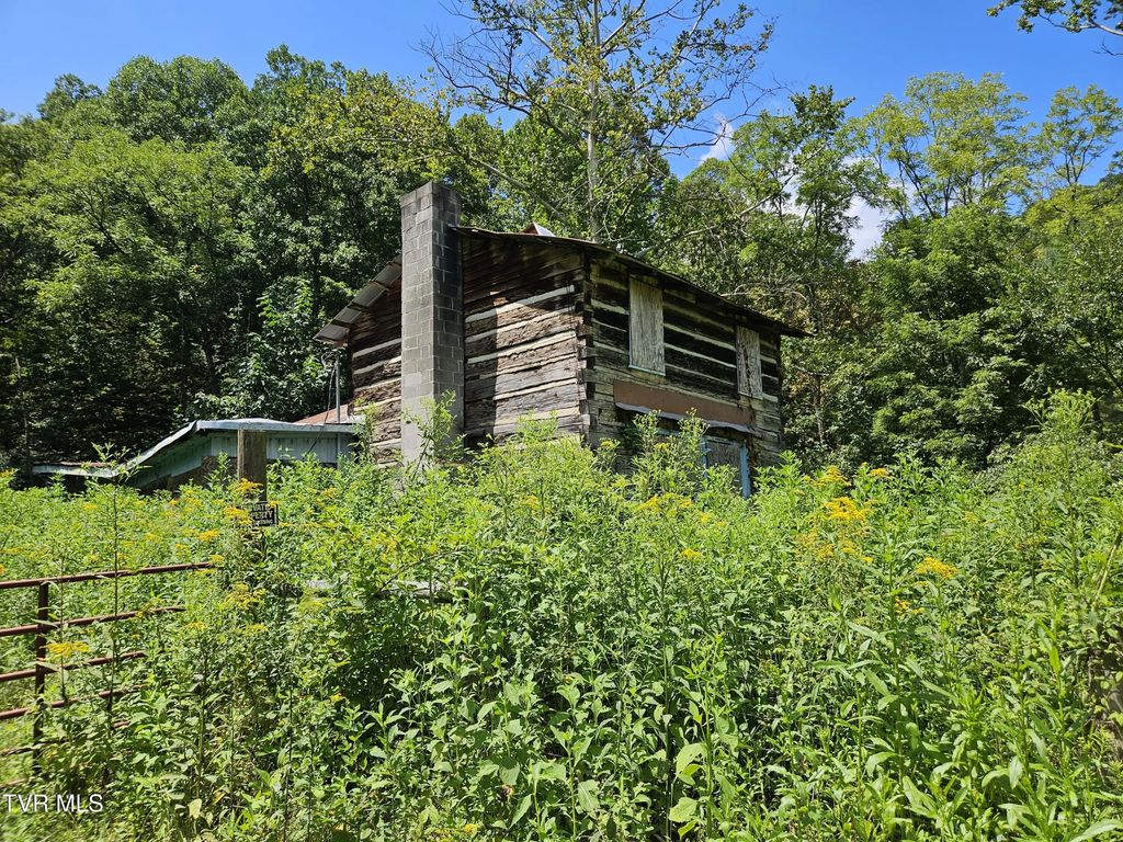 5742 Coeburn Road, Coeburn