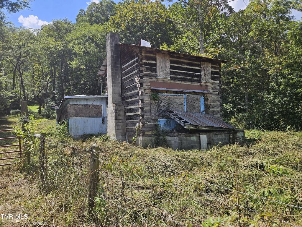 5742 Coeburn Road, Coeburn