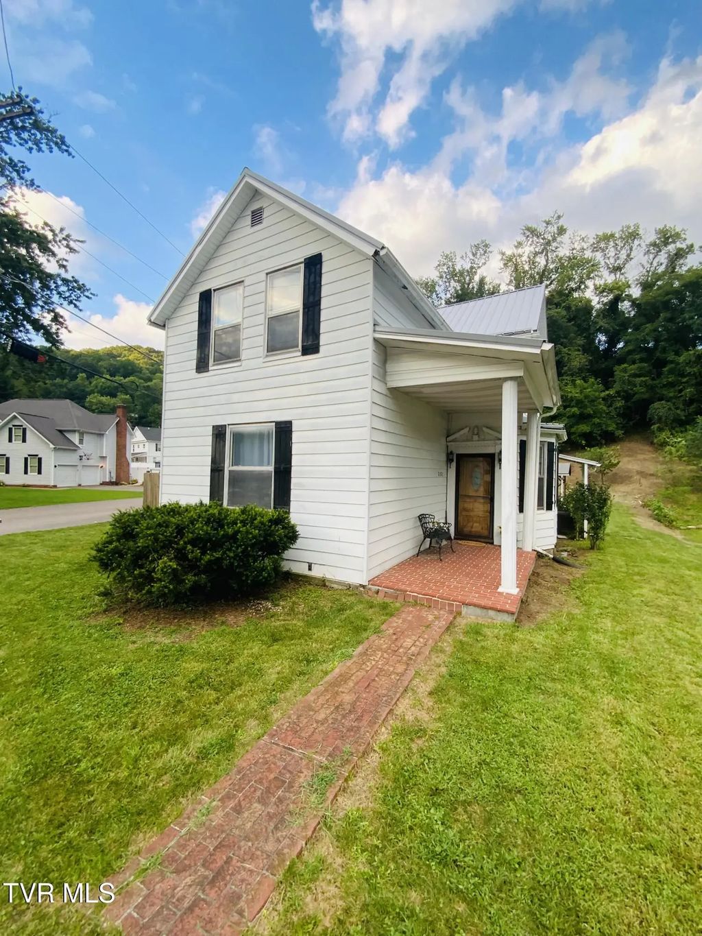 232 Northwest Chestnut Street, Norton