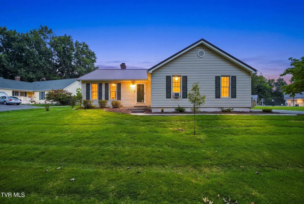 3401 Manchester Lane, Johnson City