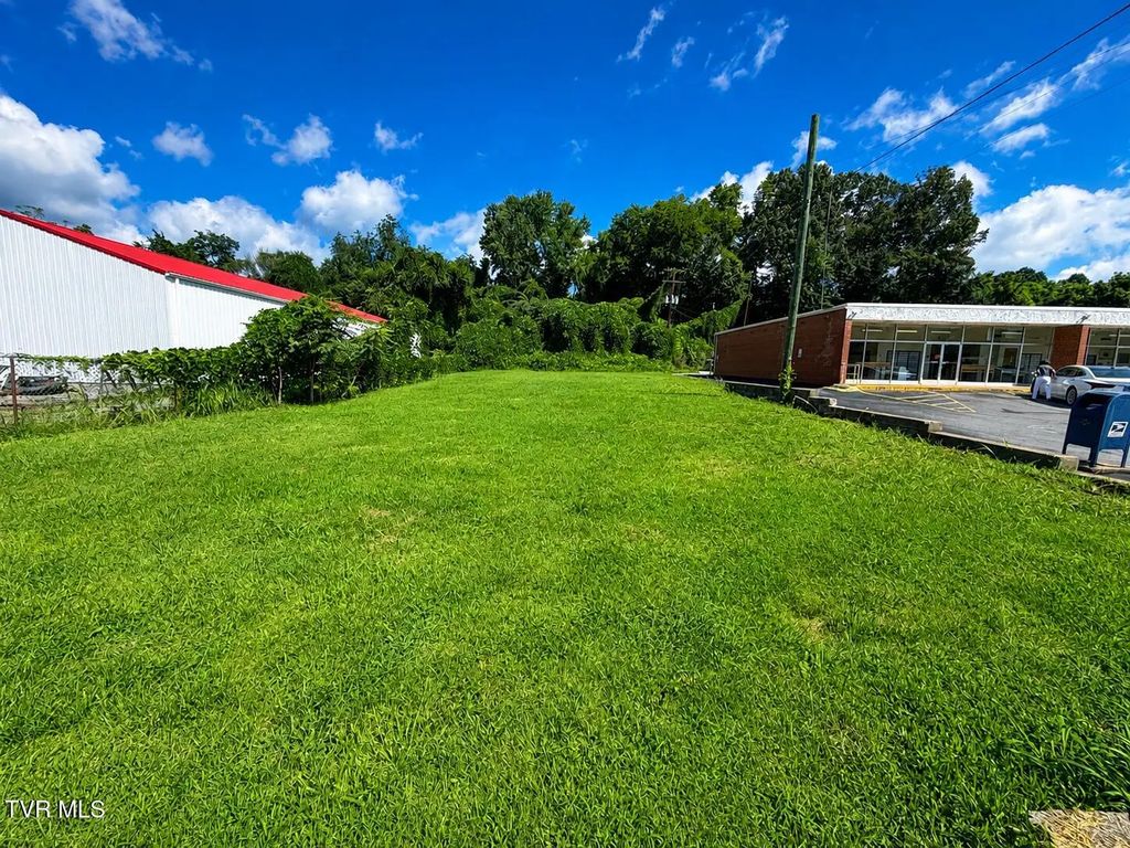 129 East Main Boulevard, Church Hill
