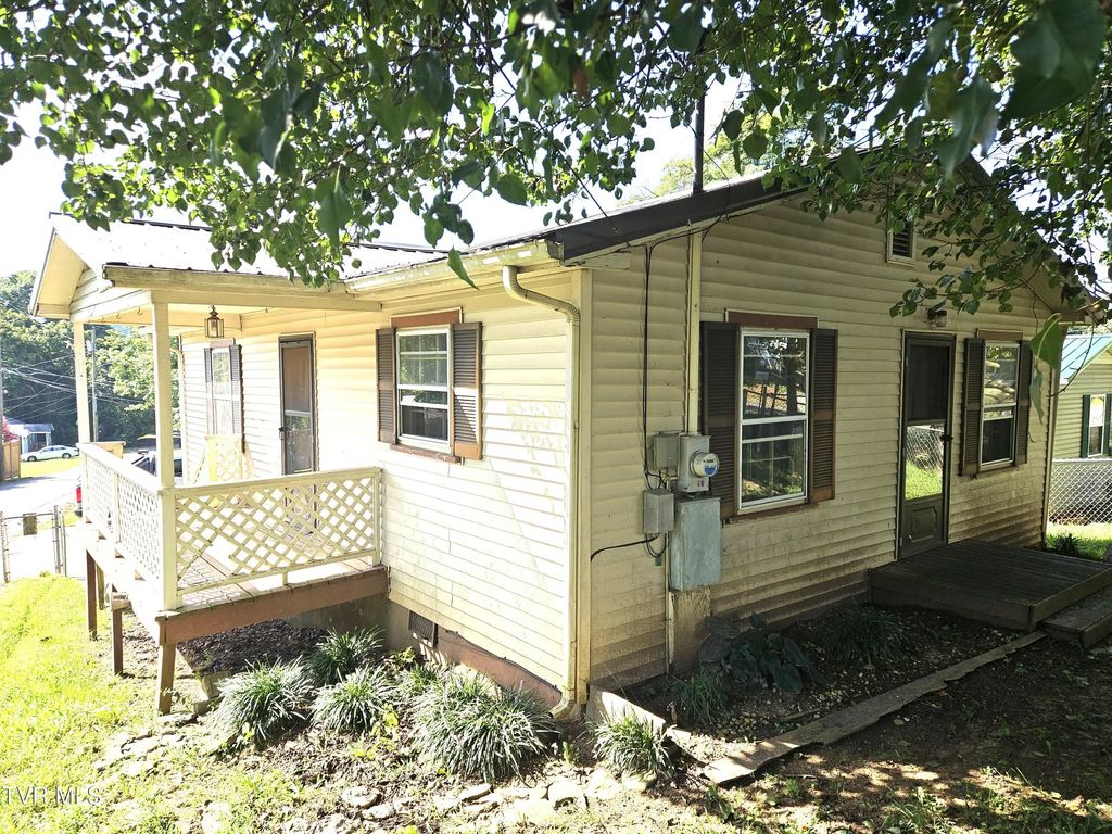 405 North Brownlow Street, Rogersville