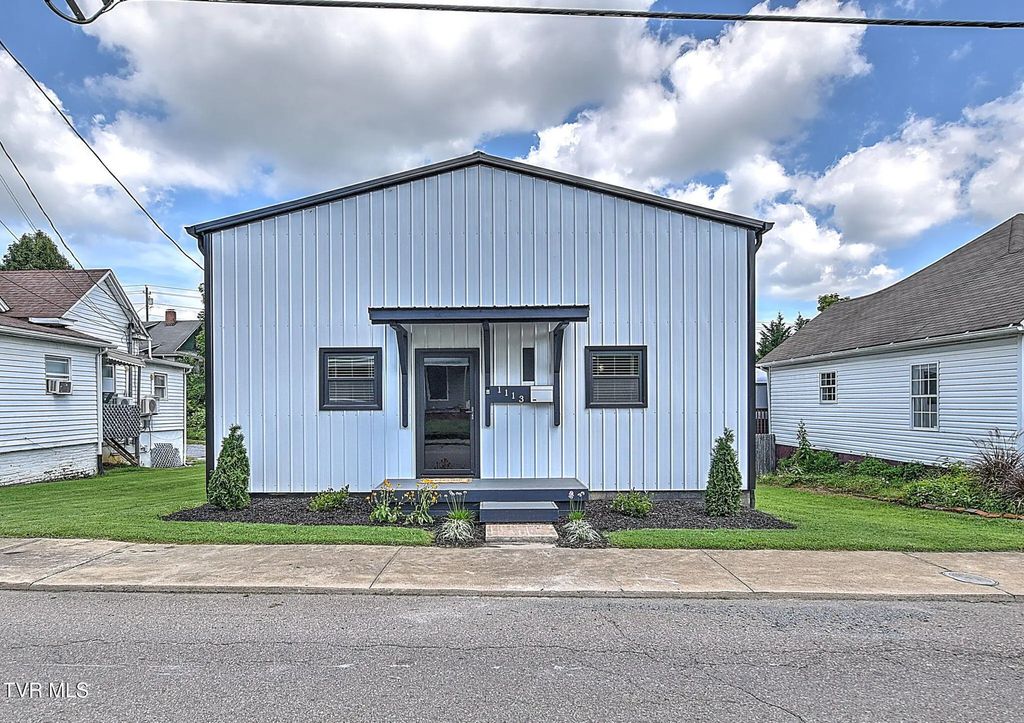 1113 Anderson Street, Bristol