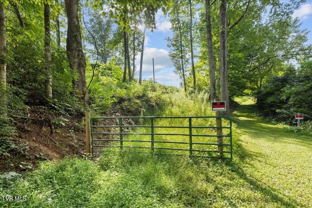 324 Locust Hill Drive, Bristol