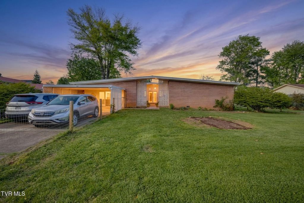 107 Wayfair Drive, Greeneville