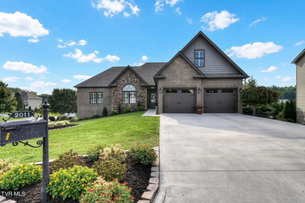 2011 Carson Way, Piney Flats