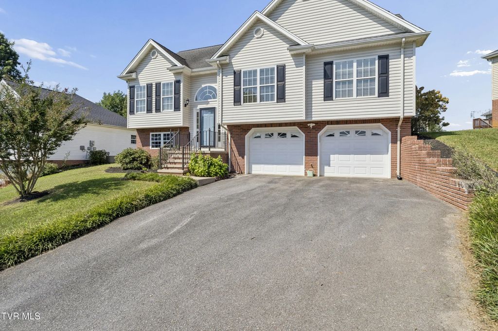 17 Taylor Ridge Court, Johnson City
