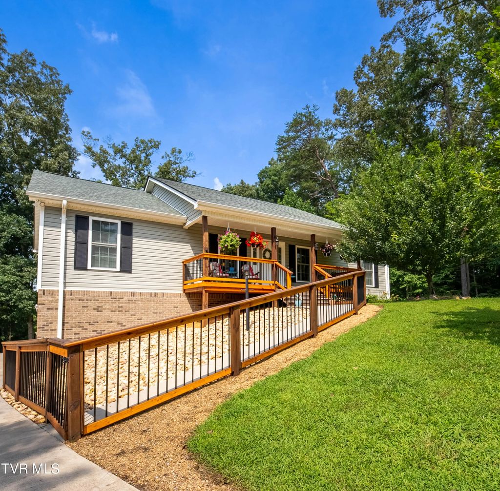 191 Madeline Lane, Rogersville