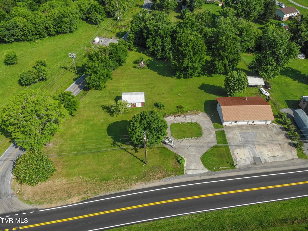 3778 Weaver Pike, Bristol