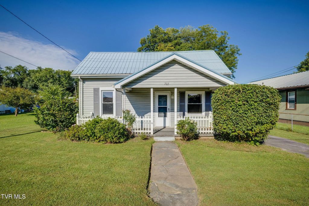 705 North Pine Street, Elizabethton