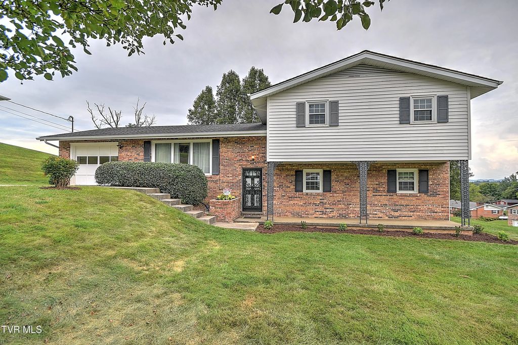 2101 Lucinda Road, Kingsport