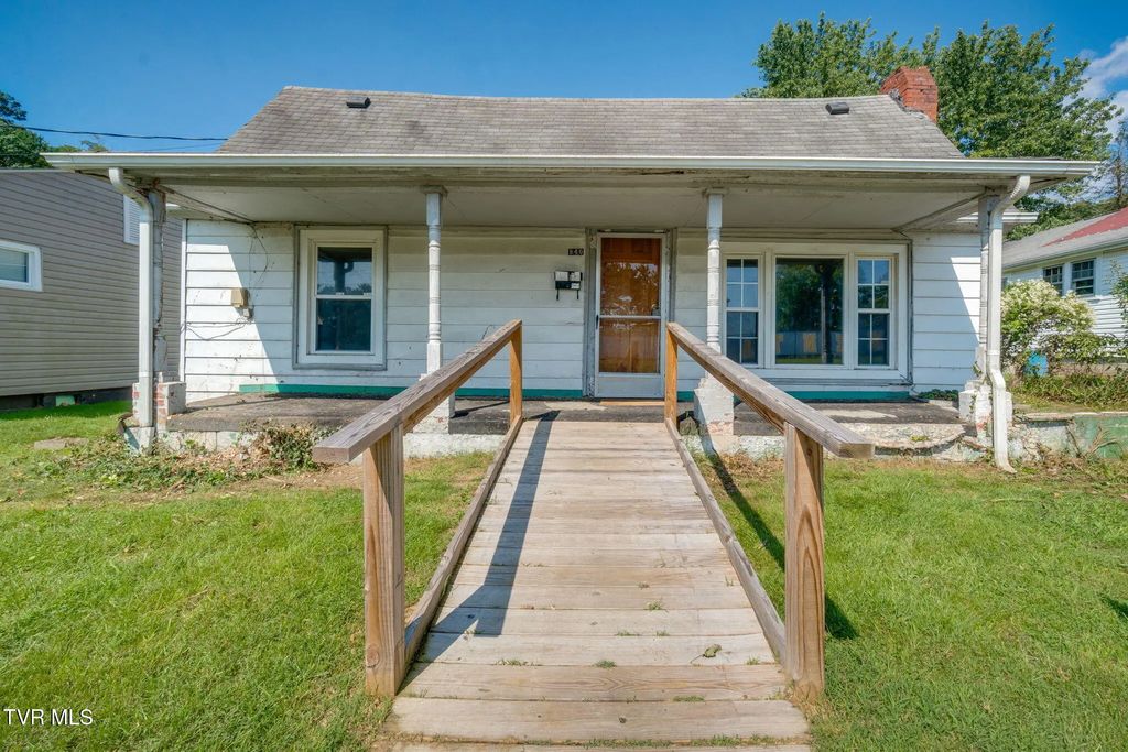 940 9th Street, Bristol