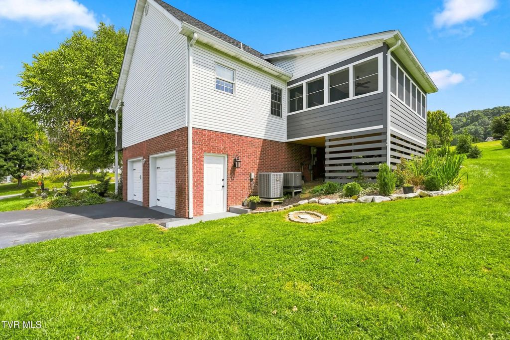 19028 Sterling Drive, Abingdon