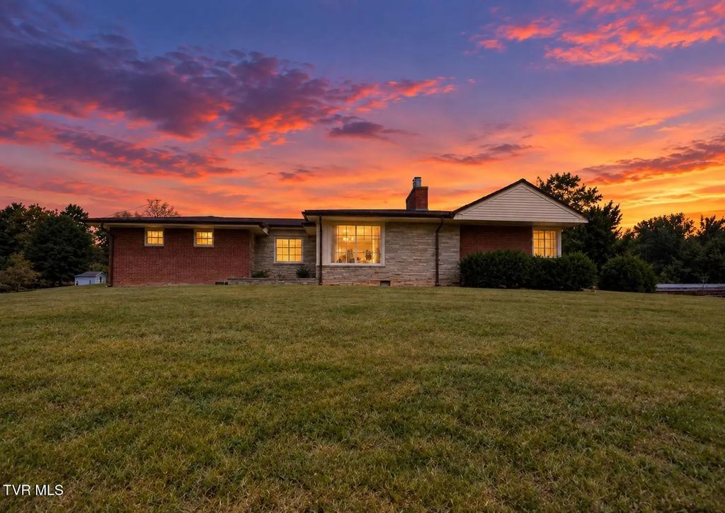 104 Unaka View Road, Johnson City