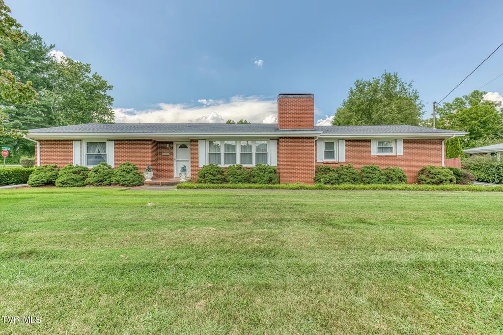 2216 Wyndale Road, Johnson City