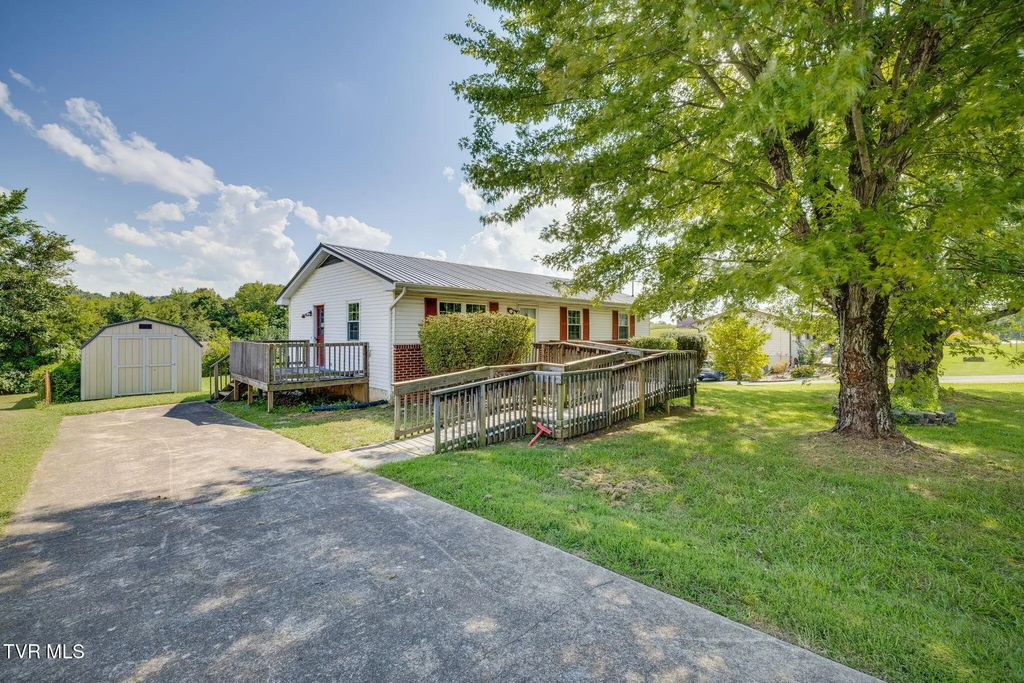 4325 Newport Highway, Greeneville