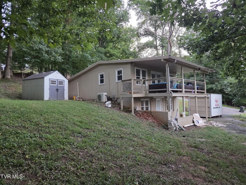 132 Geraldine Street, Gray