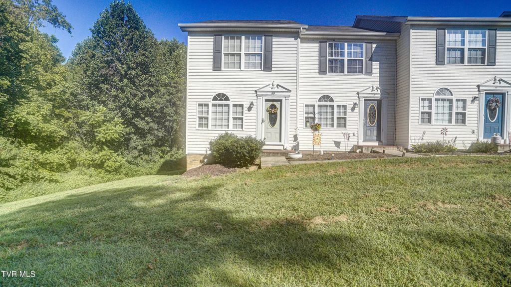 198 Amanda Lane Apt 13, Bristol