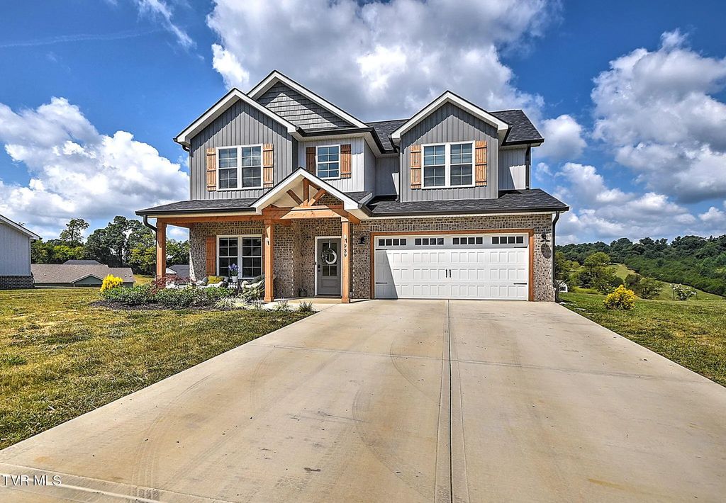 939 Daybreak Crest, Jonesborough