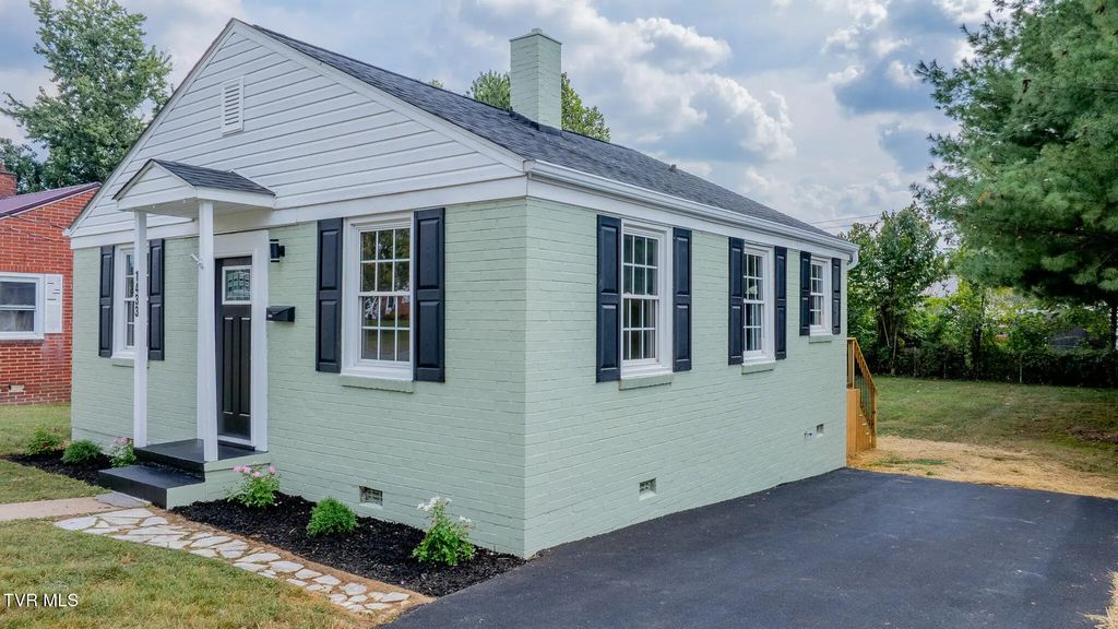 1433 Garden Drive, Kingsport