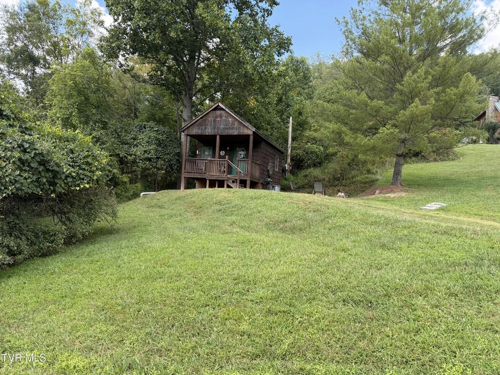 655 Noah Snyder Road, Mountain City