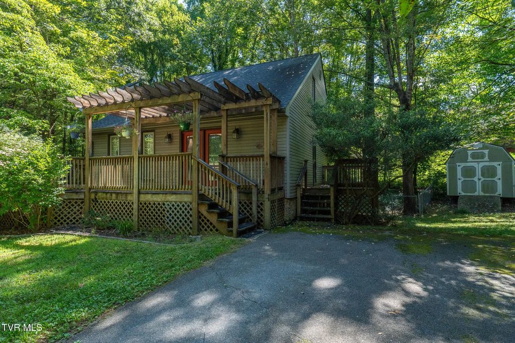 4 Monteray Court, Johnson City