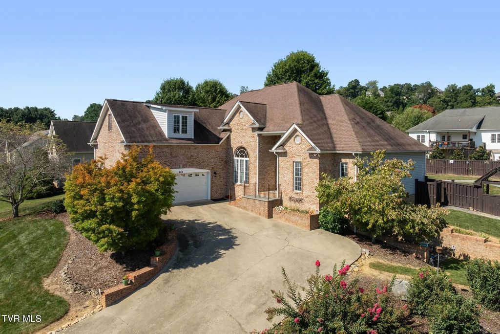 484 Wyndham Drive, Gray