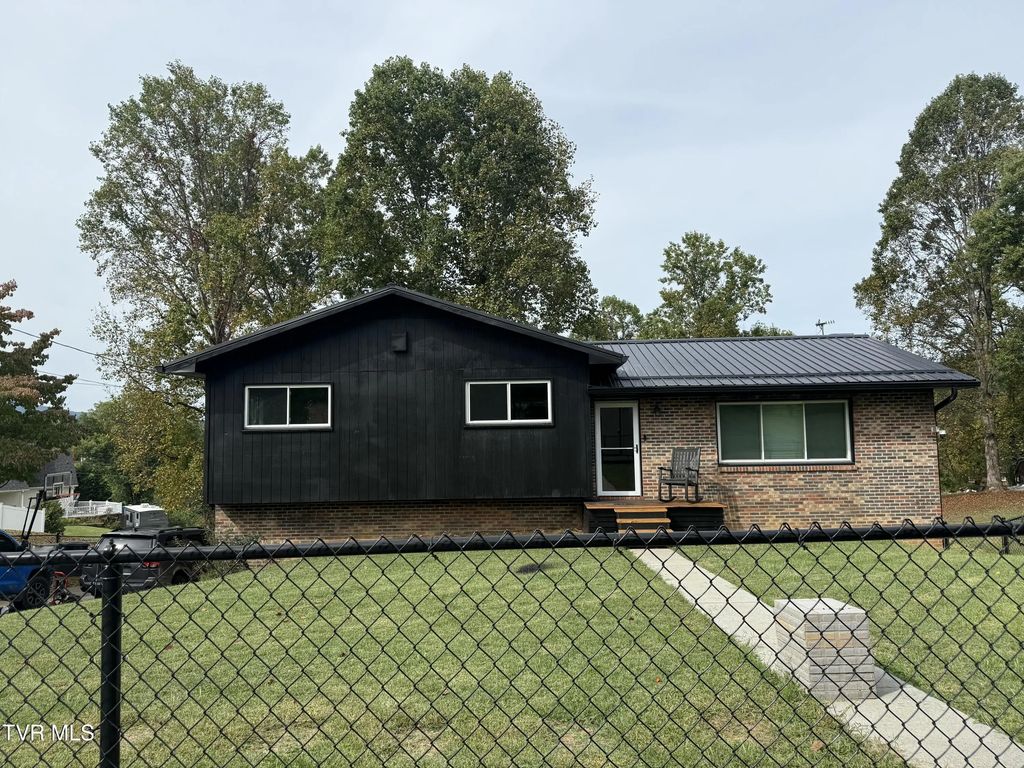 164 Carden Drive, Elizabethton