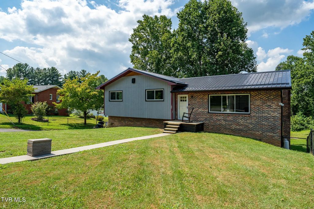 164 Carden Drive, Elizabethton