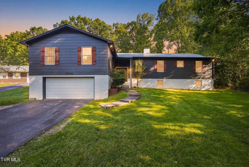 1034 Southeast Circle Drive, Wise