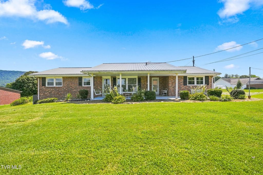 222 Riverview Drive, Church Hill