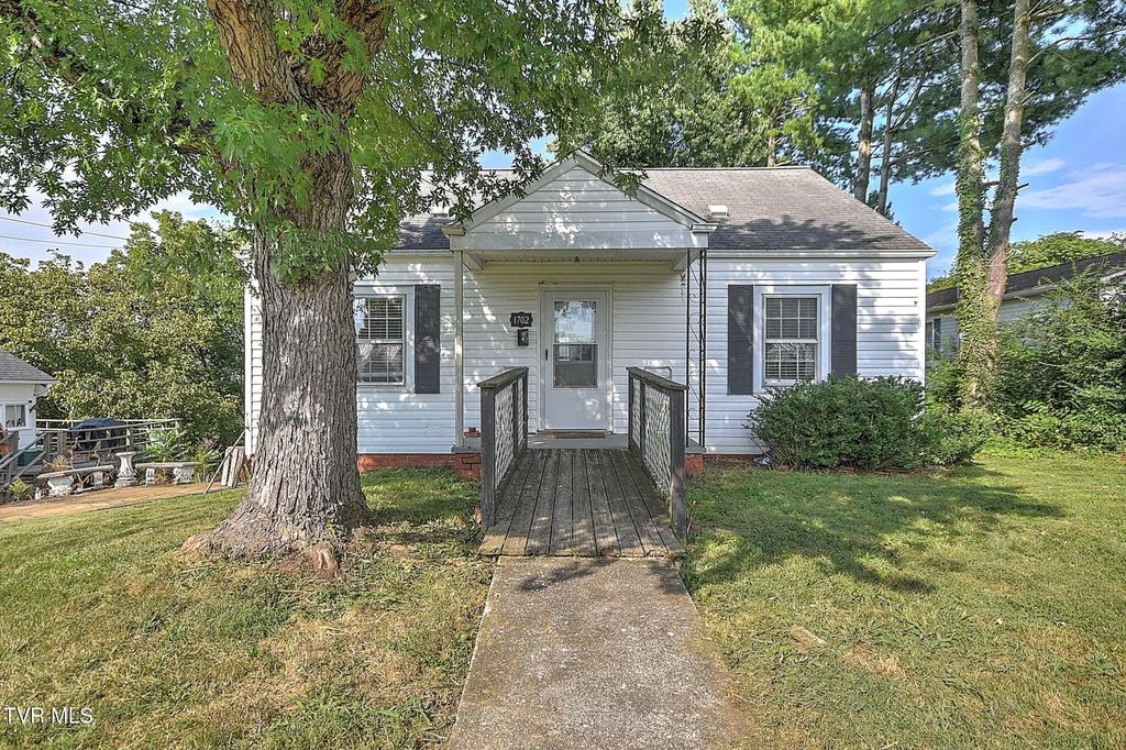 1702 Pierce Street, Kingsport