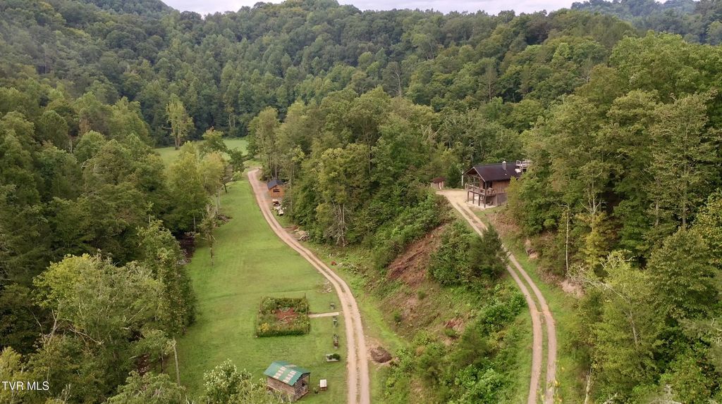 404 Housewright Hollow Road, Surgoinsville
