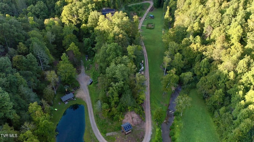 404 Housewright Hollow Road, Surgoinsville Property Listing: MLS® #10001372